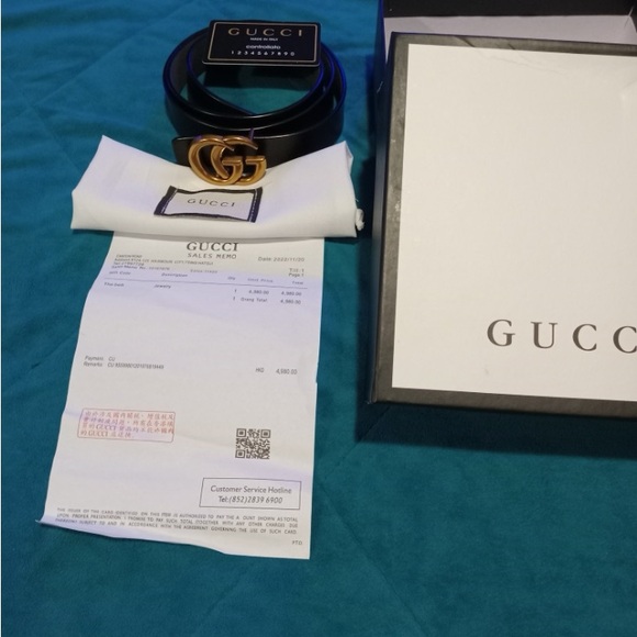 Unisex Black Leather Gucci Belt with Gold Buckle - Picture 2 of 2